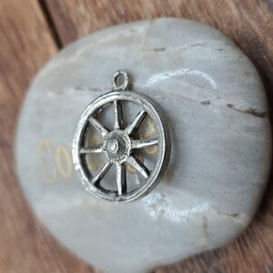 wheel silver‎ tone pirate pendant